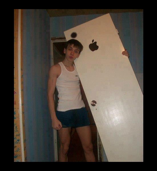 a.baa-Iphone-door-.jpg