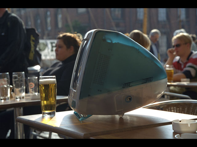 DaniMac10Beer640x480.jpg