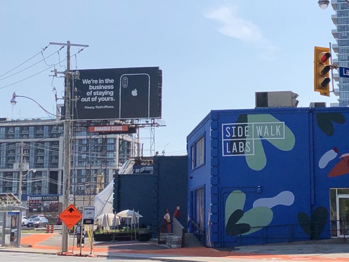apple-billboard-privacy-canada-2.jpeg