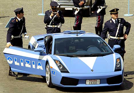 ferrari_cop_car_italy.jpg