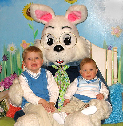 654-easter-bunny-2007.jpg
