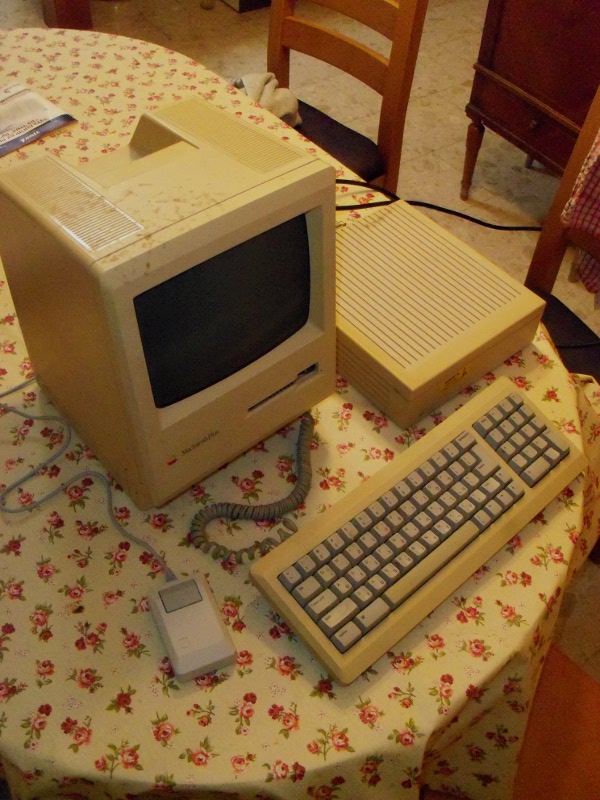 Mac%20Plus.jpg