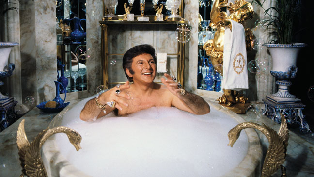 liberace_at_home_a_l.jpg