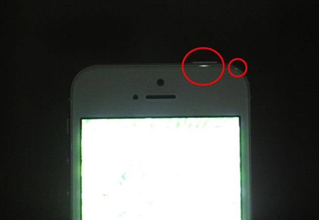 Iphone-Leaking-Light.jpg