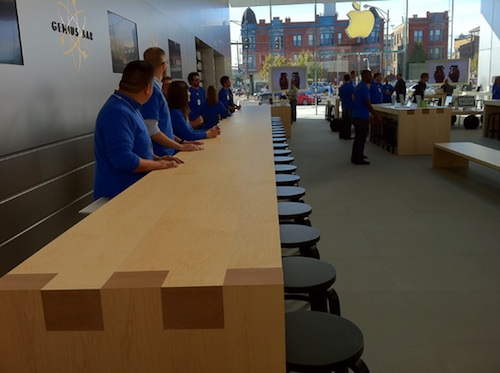141205-lincoln_park_apple_store.jpg