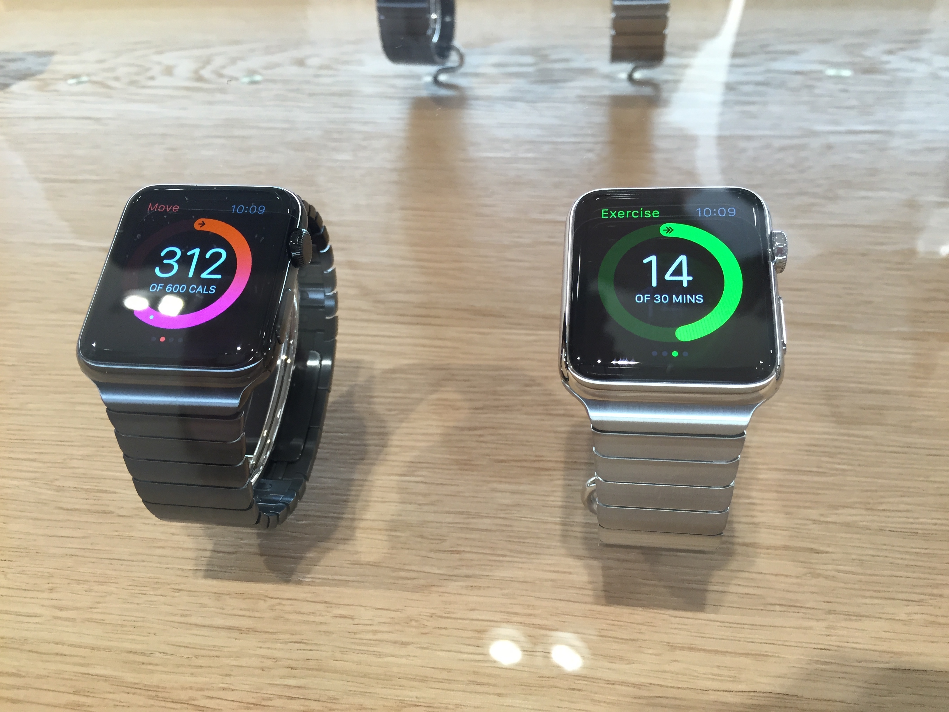 Apple-Watch-dans-vitrine-4.jpg