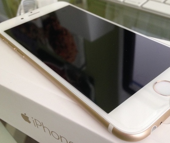 iphone_6_gold_front.jpg