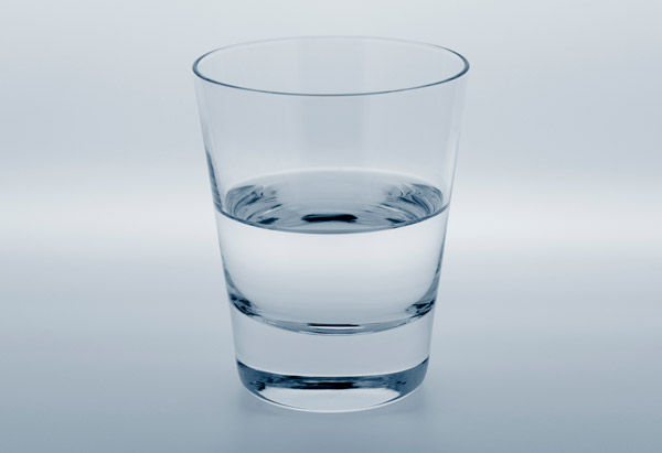 201208-omag-quiz-half-empty-glass-600x411.jpg