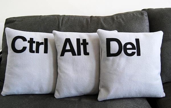 ctrl_alt_del_pillow_set_2.jpg