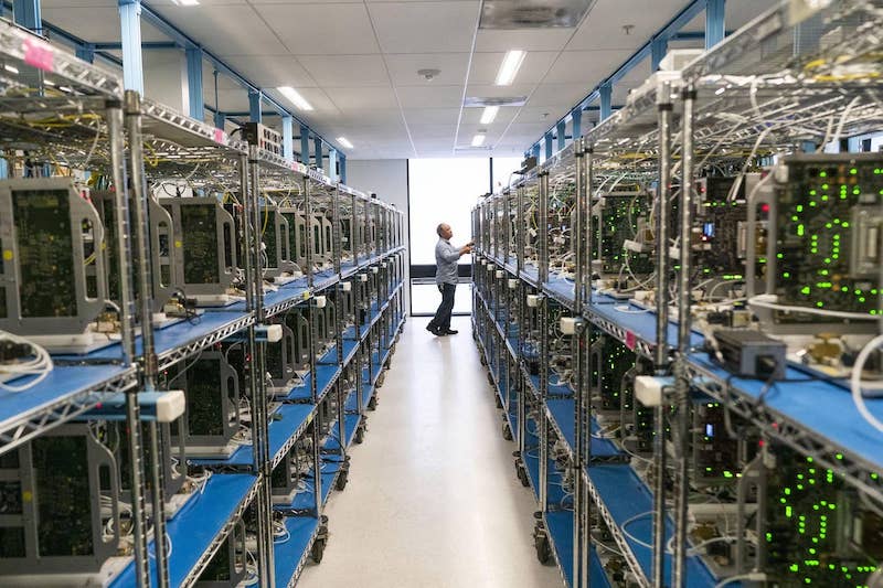 apple-chip-lab.jpg