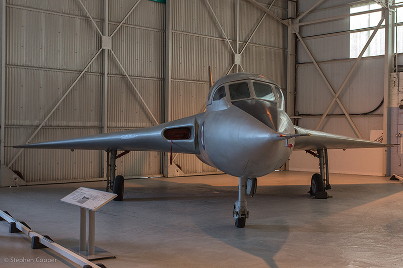 avro707.jpg