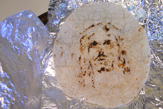 DIY_Jesus_on_a_tortilla_.jpg