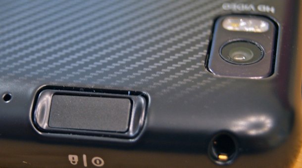 Motorola-Atrix-Fingerprint-Reader.jpg