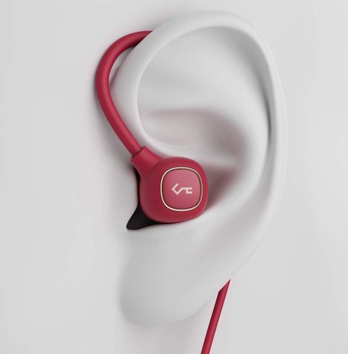 aukeyb80ear.jpg