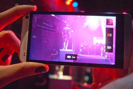 HTC-One-Android-4.4.2-Camera.jpg