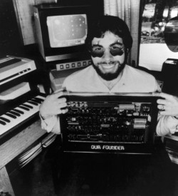 woz_apple_1_board-250x275.jpg