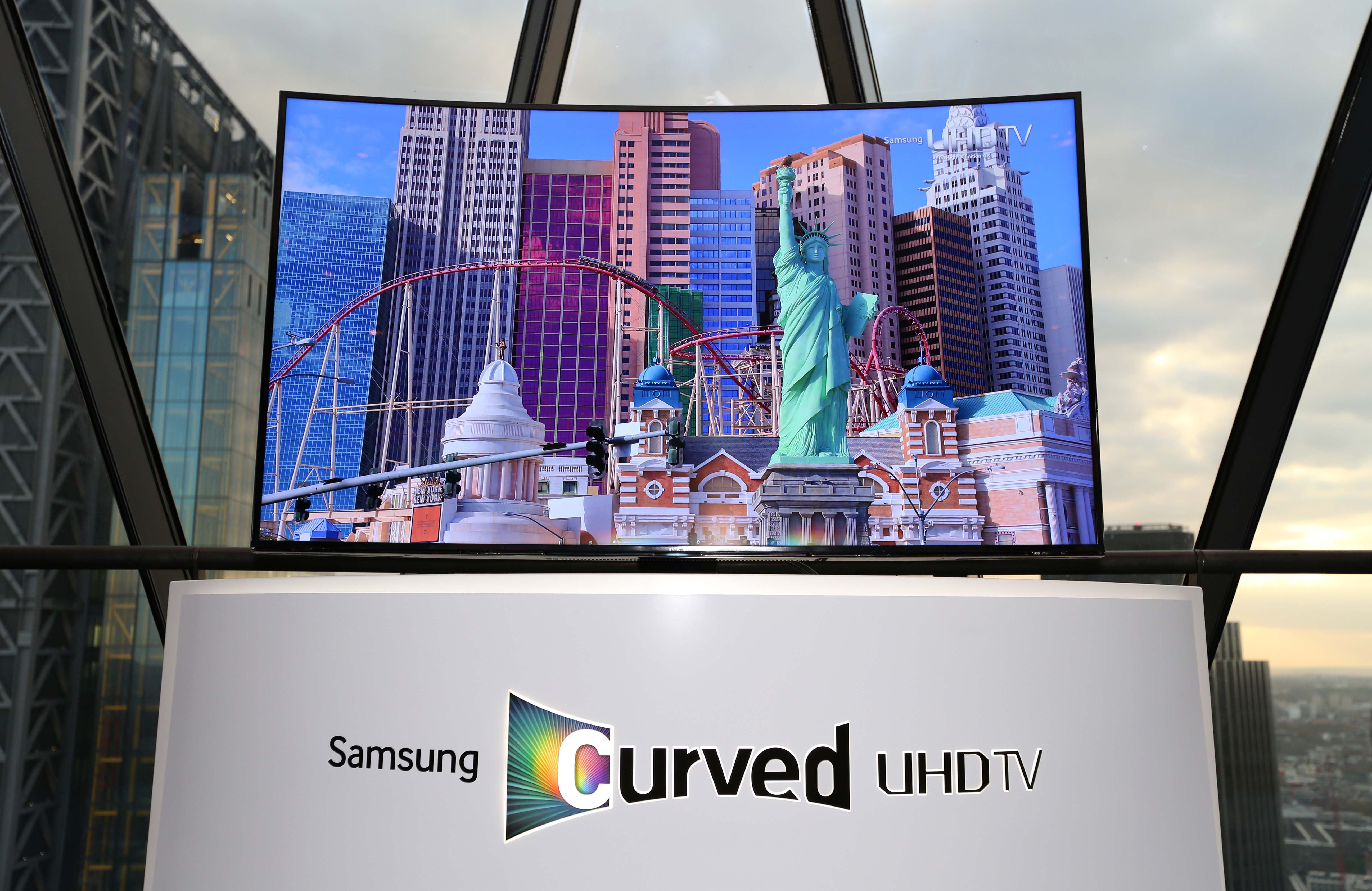 Samsung_Curved_UHD_TV_Launch.jpg