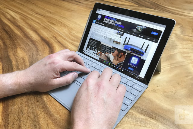 microsoft-surface-go-hands-on-2859-640x640.jpg
