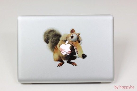 happyhe-ice-age-squirrel-macbook-decal-580x386.jpg