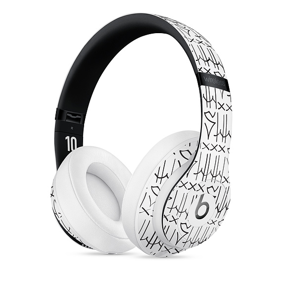 neymar-beats-studio3-headphones.jpeg