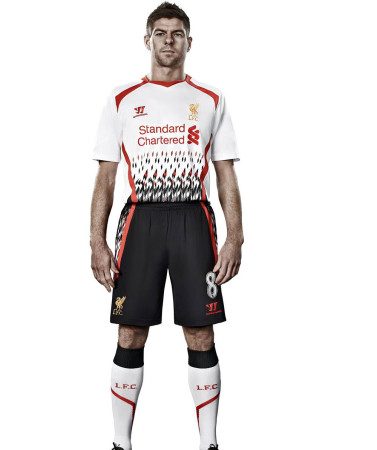 steven-gerrard-liverpool-away.jpg