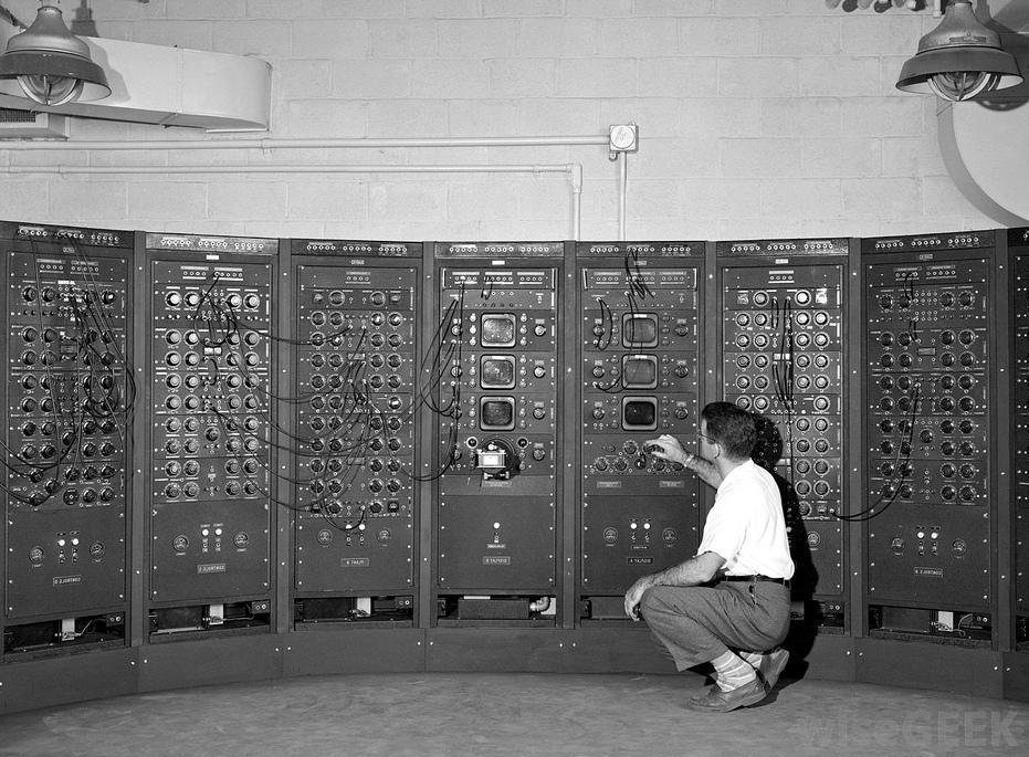 1949-electronic-analog-computer.jpg