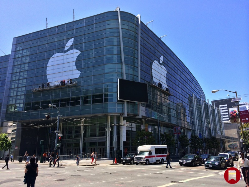 applelogomoscone.jpg