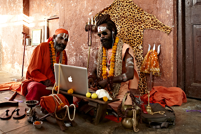 Computer-Baba-and-sadhu.jpg