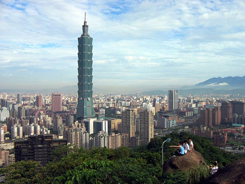 Taipei_101_from_afar-800x600.jpg