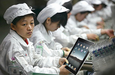 369-ipad-worker.jpg