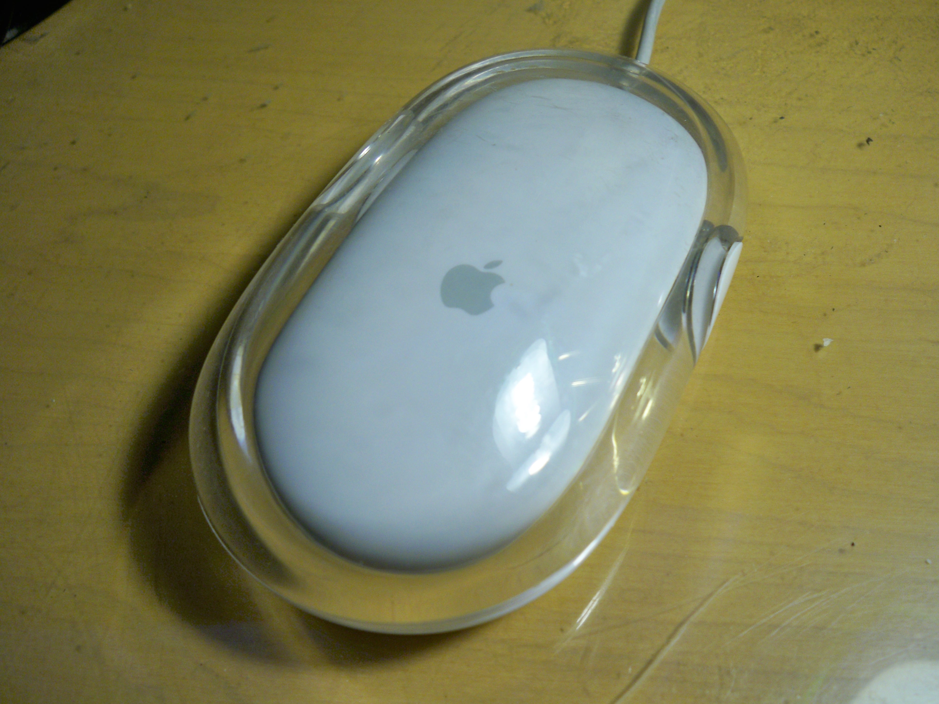Old_Apple_Mighty_Mouse_1.JPG