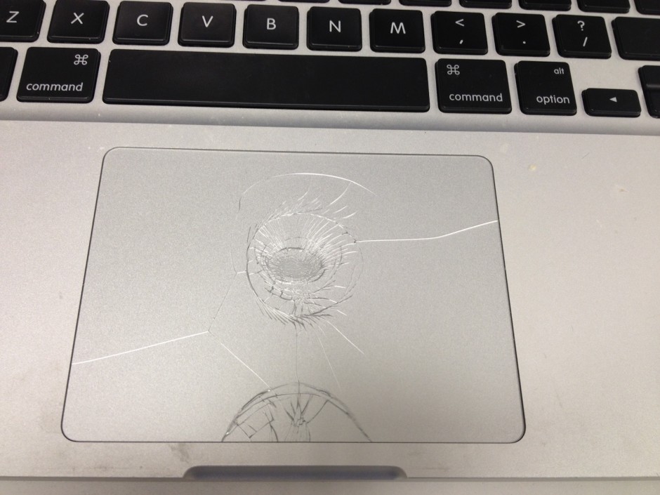 A1278TrackpadCracked-940x705.jpg