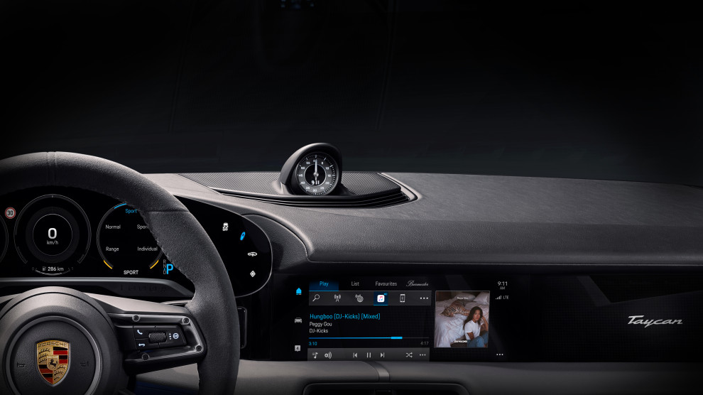 Porsche-Taycan-Apple-Music.jpg