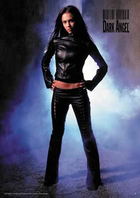 dark-angel-jessica-alba-standing-3700317.jpg