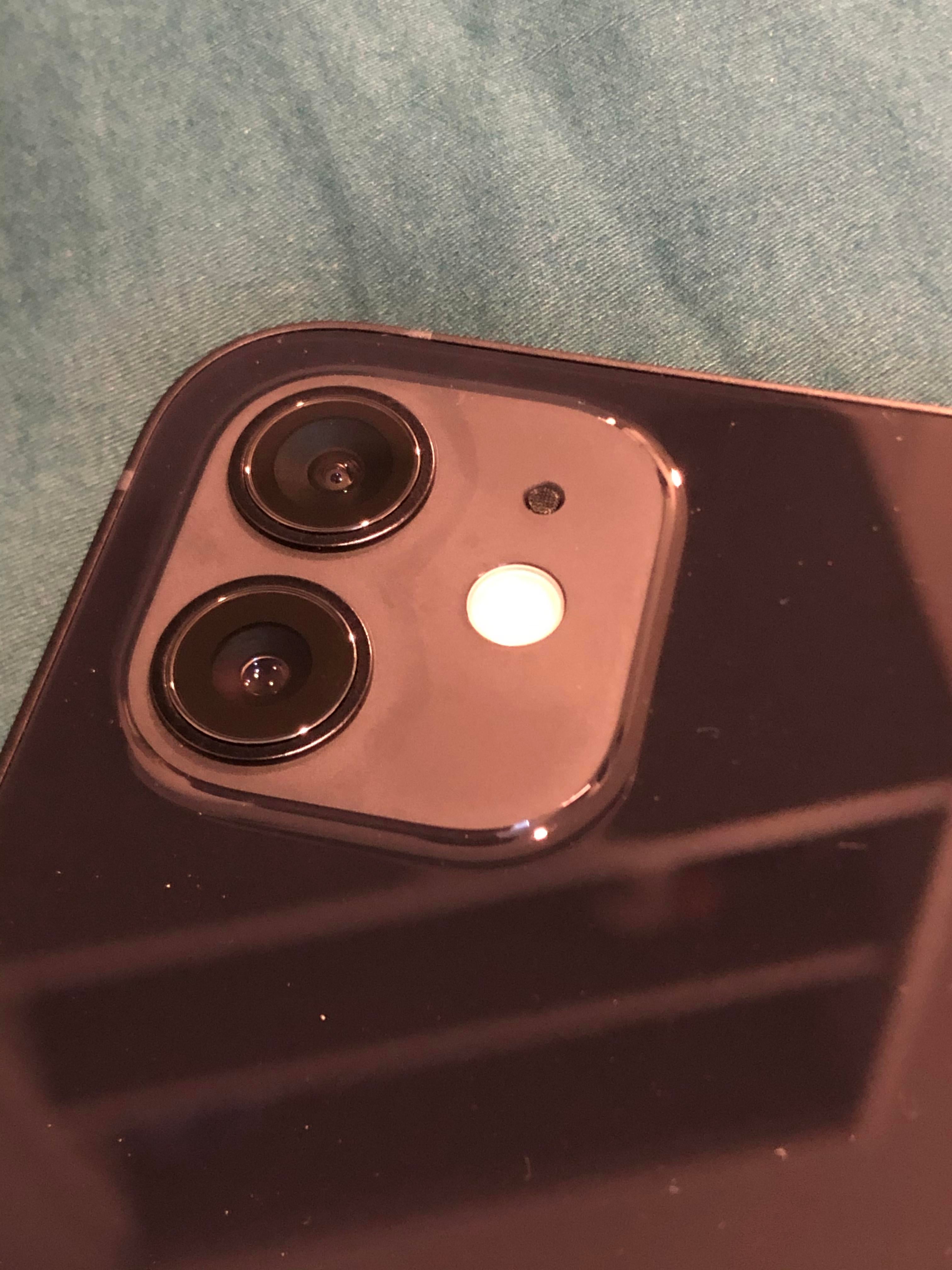 Iphone 13 Mini Camera Housing Discoloration Around Lenses Macrumors Forums