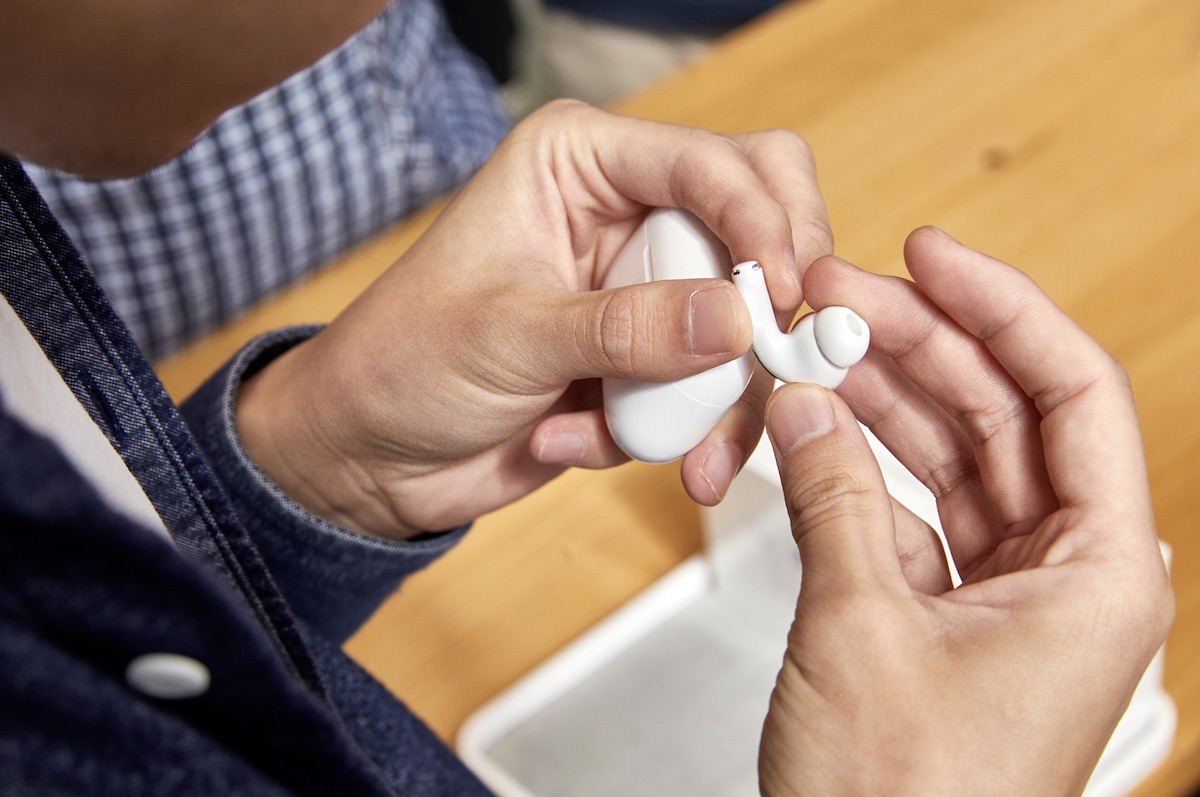 airpods-pro-launch-2.jpg