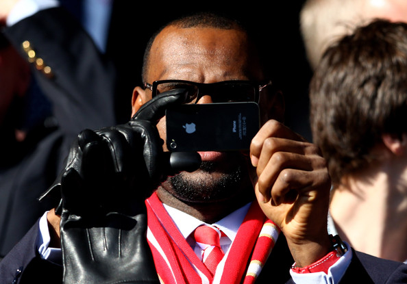 LeBron-Iphone-Guy.jpg