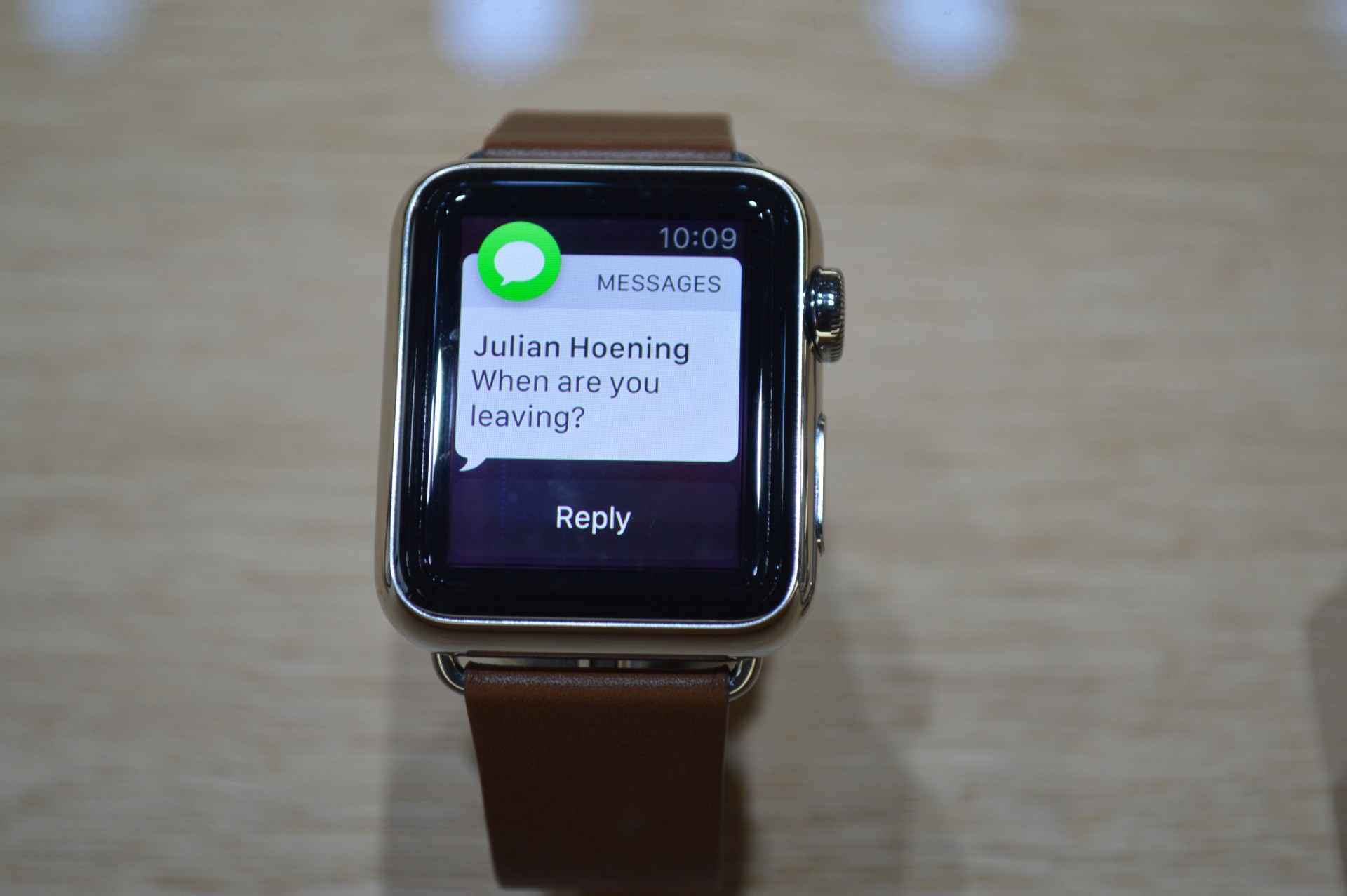 Часы читать сообщения. Apple watch Ultra. Уведомления на Эппл вотч. Смарт часы уведомления. Дисплей на умных часах.