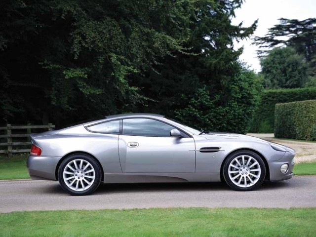 2005_aston_martin_v12_vanquish_2_dr_s_coupe-pic-930-640x480.jpg