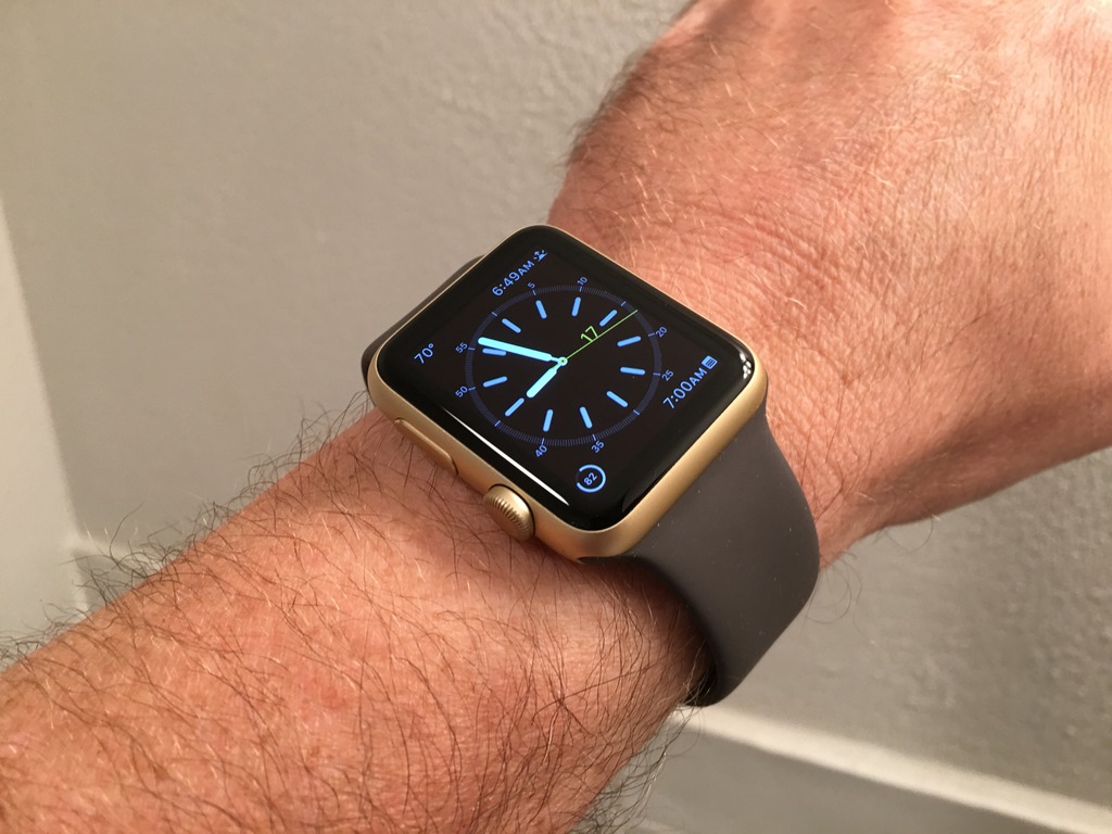Часы apple gold. Apple watch 1 Series Gold. Apple watch se 44mm. Apple watch 3 38. Эппл вотч 3 золотые.