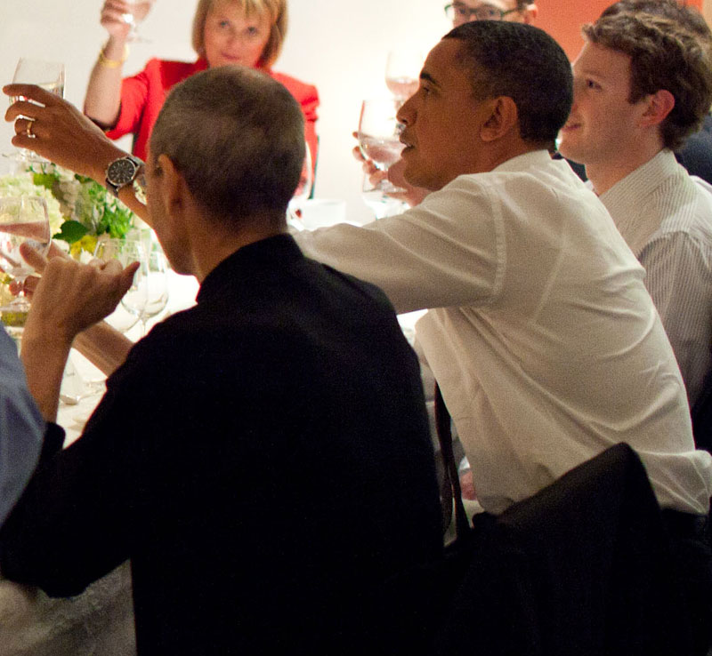 Steve-Jobs-President-Barack-Obama-Mark-Zuckerberg-Silicon-Valley-Dinner.jpg