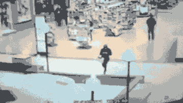 RESPONSIVE-DESIGN_Text-fall-into-fountain-short.gif