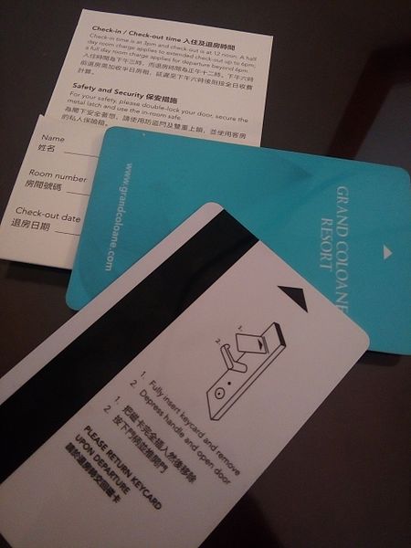 5b62bacb28211827005521d0_An%20example%20of%20a%20magstripe%20hotel%20key%20card.jpg