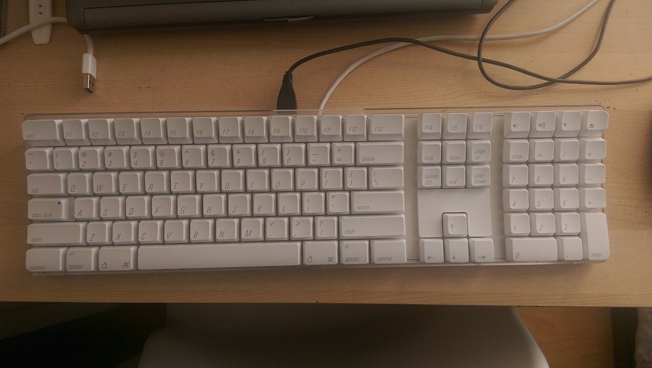 1280px-Apple_Keyboard_%28A1048%29.jpg
