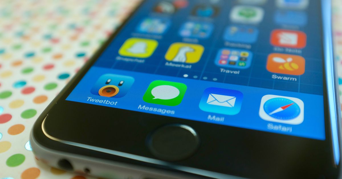 I am receiving text messages on "messages" app on Mac but not on phone